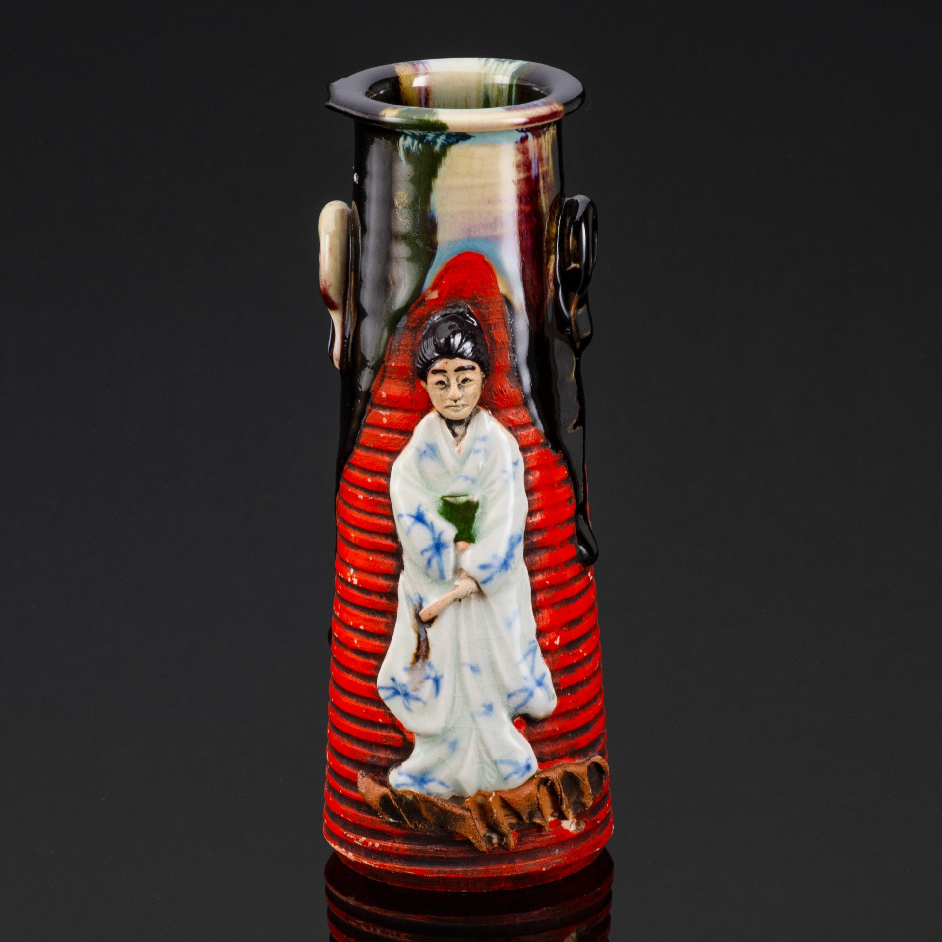 Ваза с изображением девушки, керамика, поливы, роспись, Япония, 1920-1950 гг.