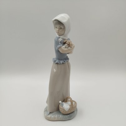Статуэтка "Девочка с щенком", скульптор Francisco Catalá, фарфор, роспись, NAO Porcelain, Испания, 1977-1990 гг.
