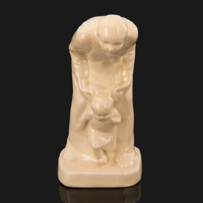 Скульптура "Первые шаги" ("Les premiers pas"), автор Victor Voets (1882-1950 гг.), фаянс, глазурь
