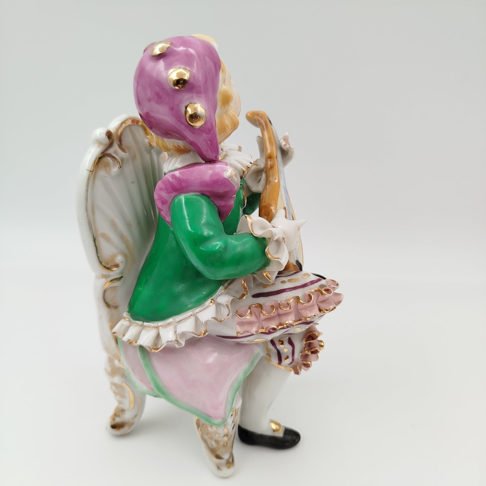 Статуэтка "Юный музыкант", фарфор, роспись, золочение, Азия, 1990-2000 гг.