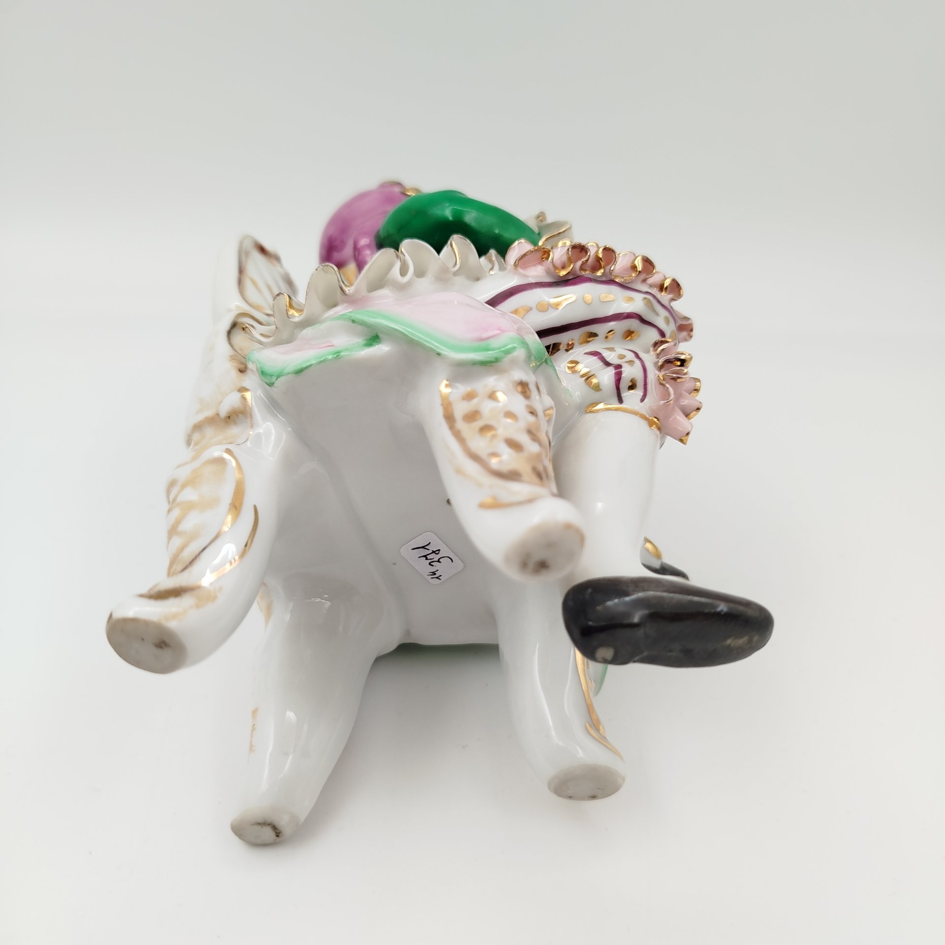 Статуэтка "Юный музыкант", фарфор, роспись, золочение, Азия, 1990-2000 гг.