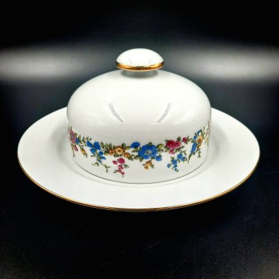 Масленка с цветочным декором, фарфор, деколь, золочение, Graf Von Henneberg Porzellan, 1777 Jlmenau, ГДР, 1977-1990 гг.