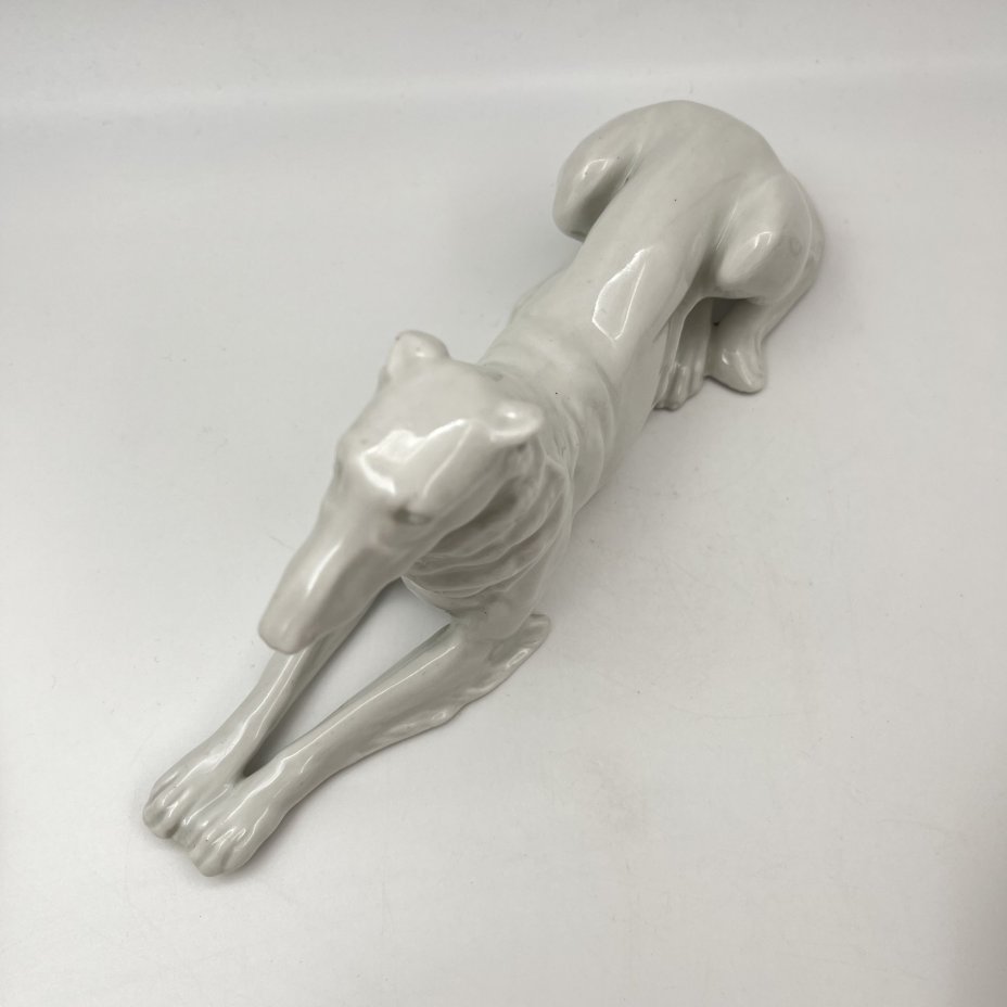 Статуэтка "Лежащая гончая", фарфор, Gebrüder Heubach, Германия, 1910-1945 гг.