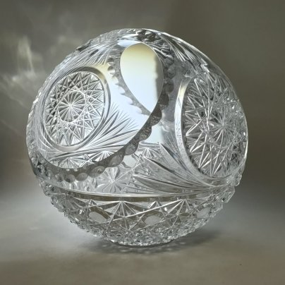 Ваза для конфет в форме корзинки, хрусталь, алмазная грань, Дятьковский хрустальный завод, Россия, 1980-2000 гг.
