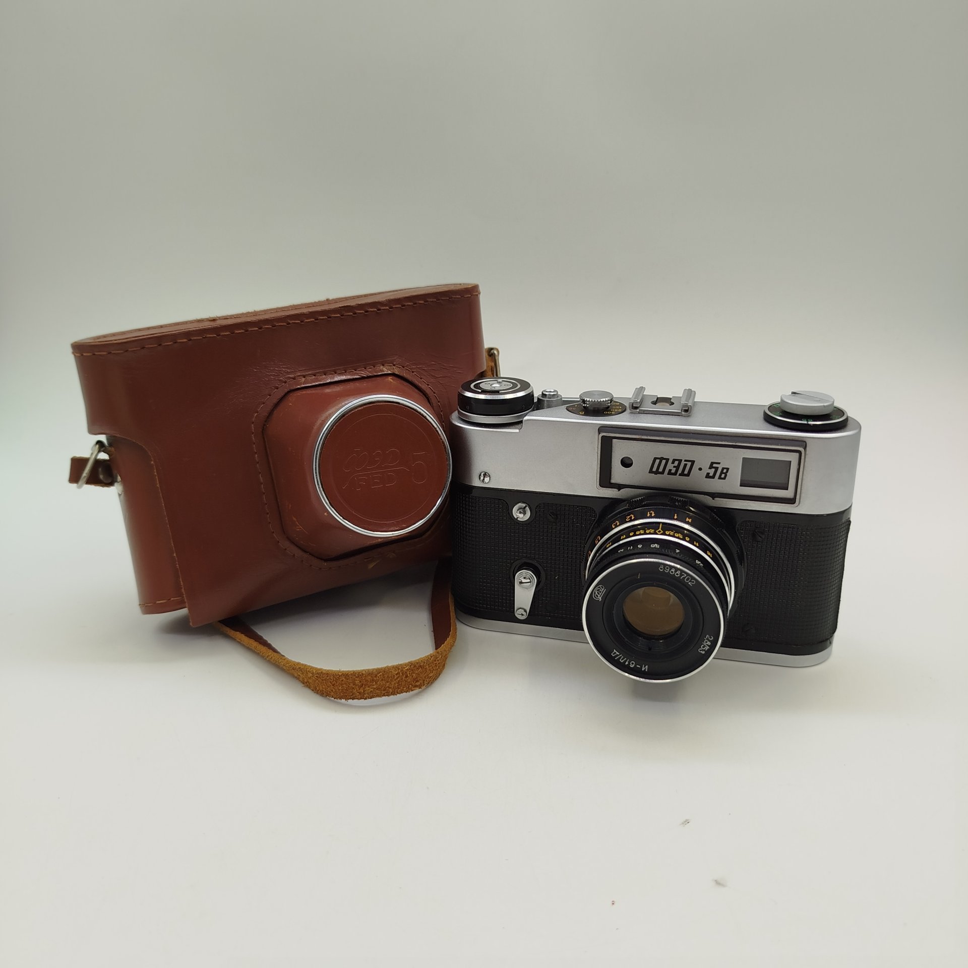 Фотоаппарат "ФЭД-5В" с объективом «Индустар-61 Л/Д» 2,8/53 в родном кофре, металл, стекло, пластик, кожа, Харьковский машиностроительный завод им. Дзержинского (ФЭД), СССР, 1975-1991 гг.