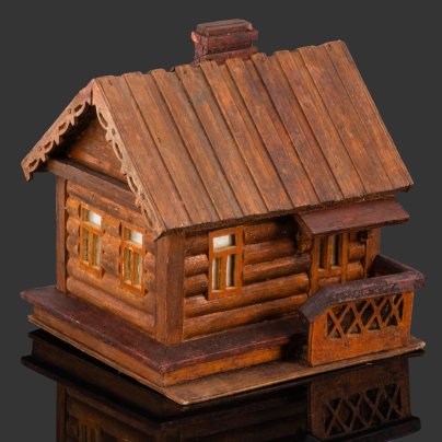 Шкатулка (копилка) в форме избы, дерево, слюда, Российская империя, 1890-1910 гг.