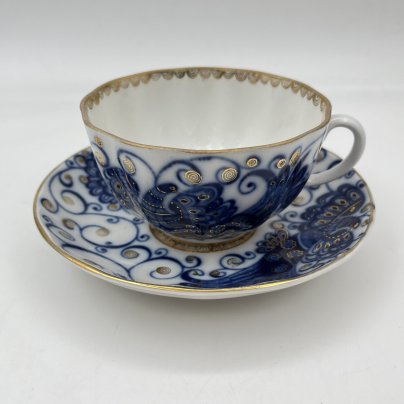 Пара чайная "Кобальтовое кружево", автор росписи Славина Н.П., форма "Тюльпан", автор формы Яковлева С.Е., фарфор, деколь, золочение, Ленинградский фарфоровый завод (ЛФЗ), СССР, 1970-1992 гг.