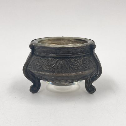 Солонка со стеклянной вставкой, мНЦ (медь-никель-цинк), стекло, Мстерский завод художественных изделий «Ювелир», СССР, 1960-1980 гг.