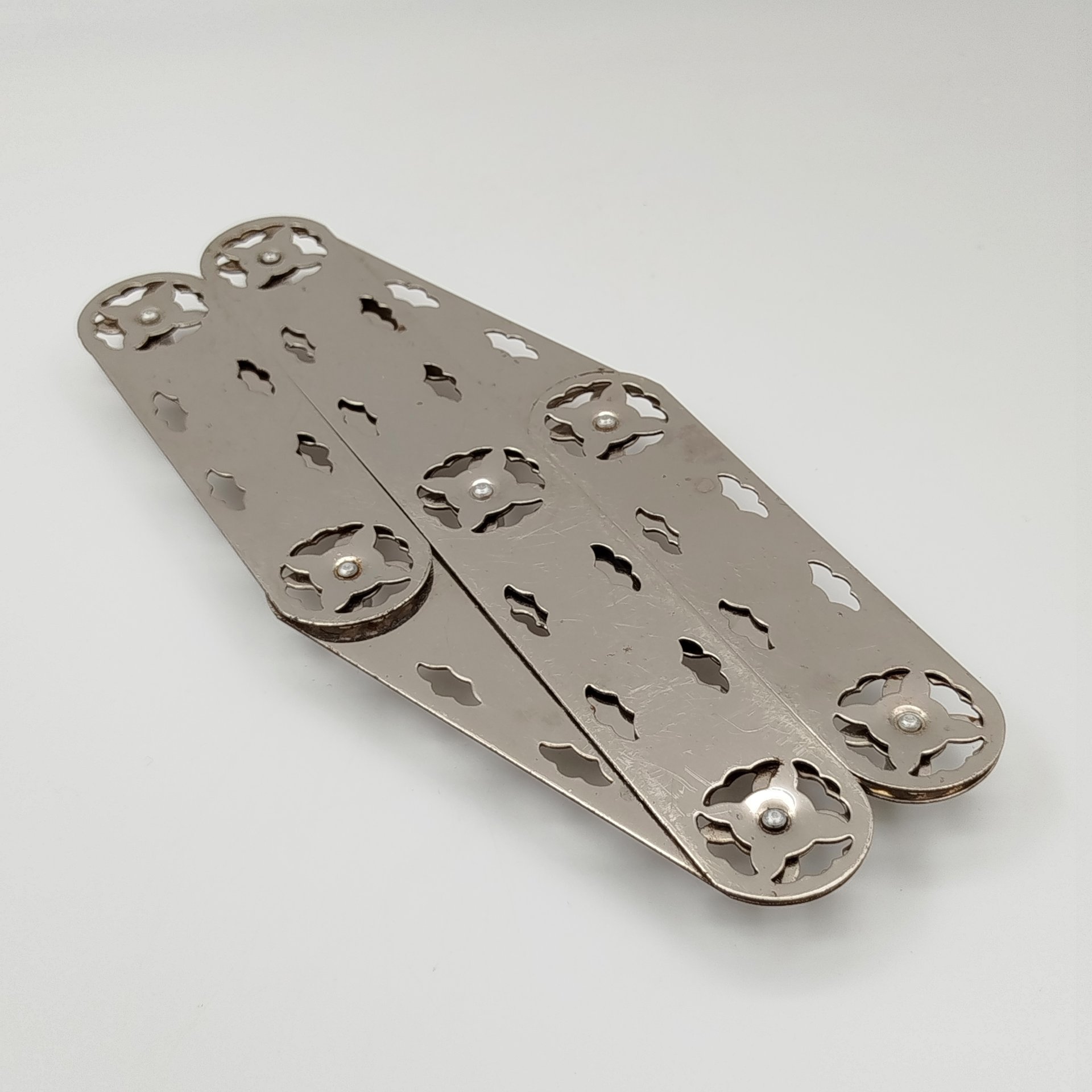 Подставка под горячие блюда оригинальной формы (раздвижная), металл, серебрение, Европа, 1970-1990 гг.