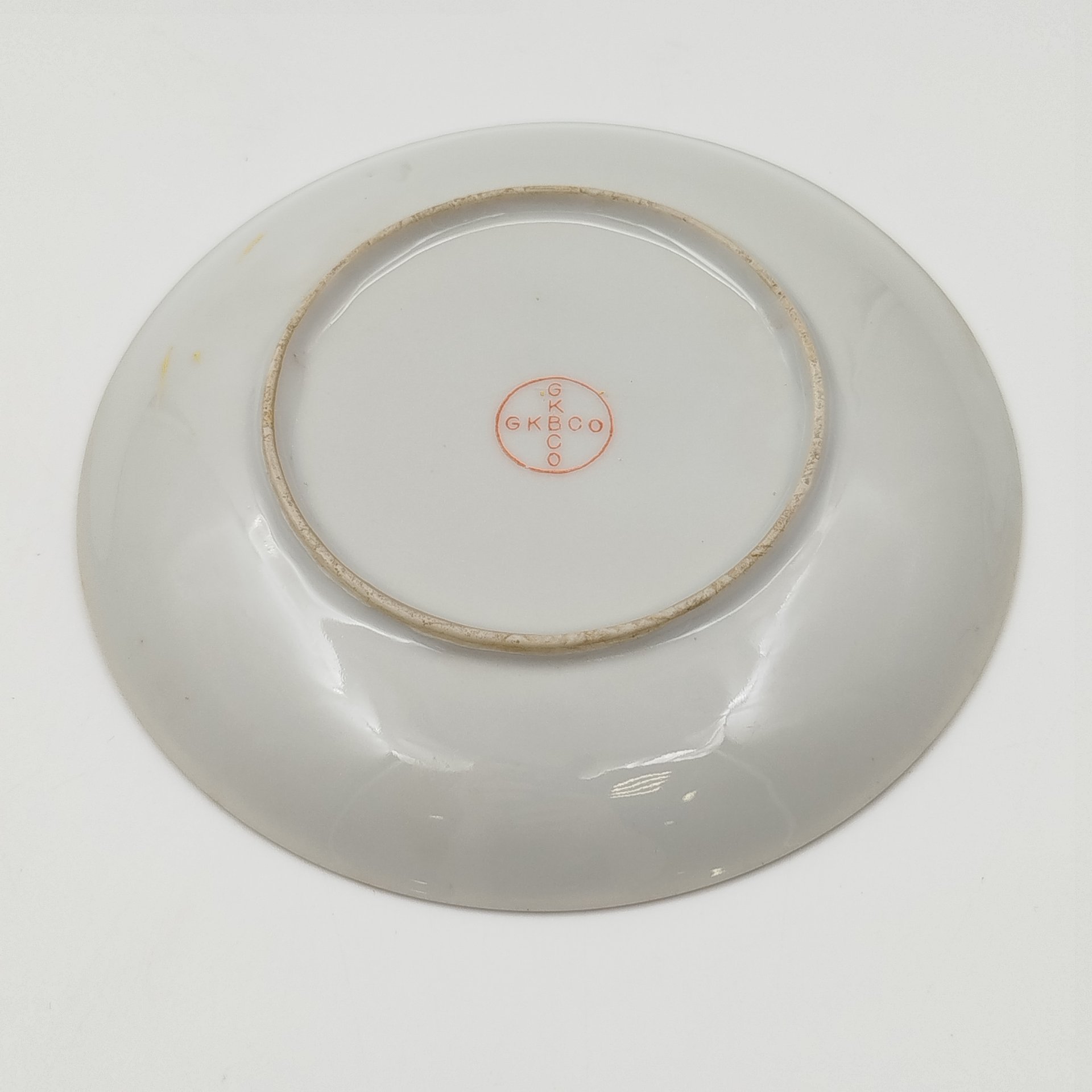 Блюдце "Архаты", выполненное в стилистике Сацума (Satsuma), фарфор, роспись, золочение, Япония, 1960-1980 гг.