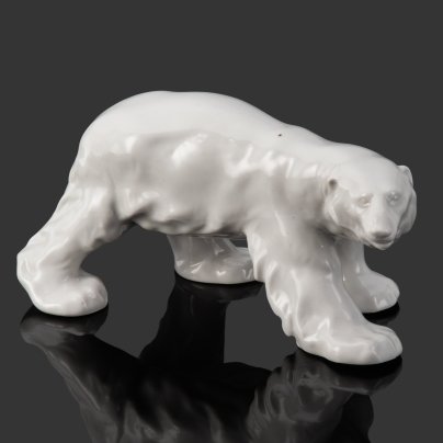 Статуэтка "Белый медведь" по модели А.К. Тимуса, фарфор, Ленинградский фарфоровый завод (ЛФЗ), СССР, 1950-1960 гг.