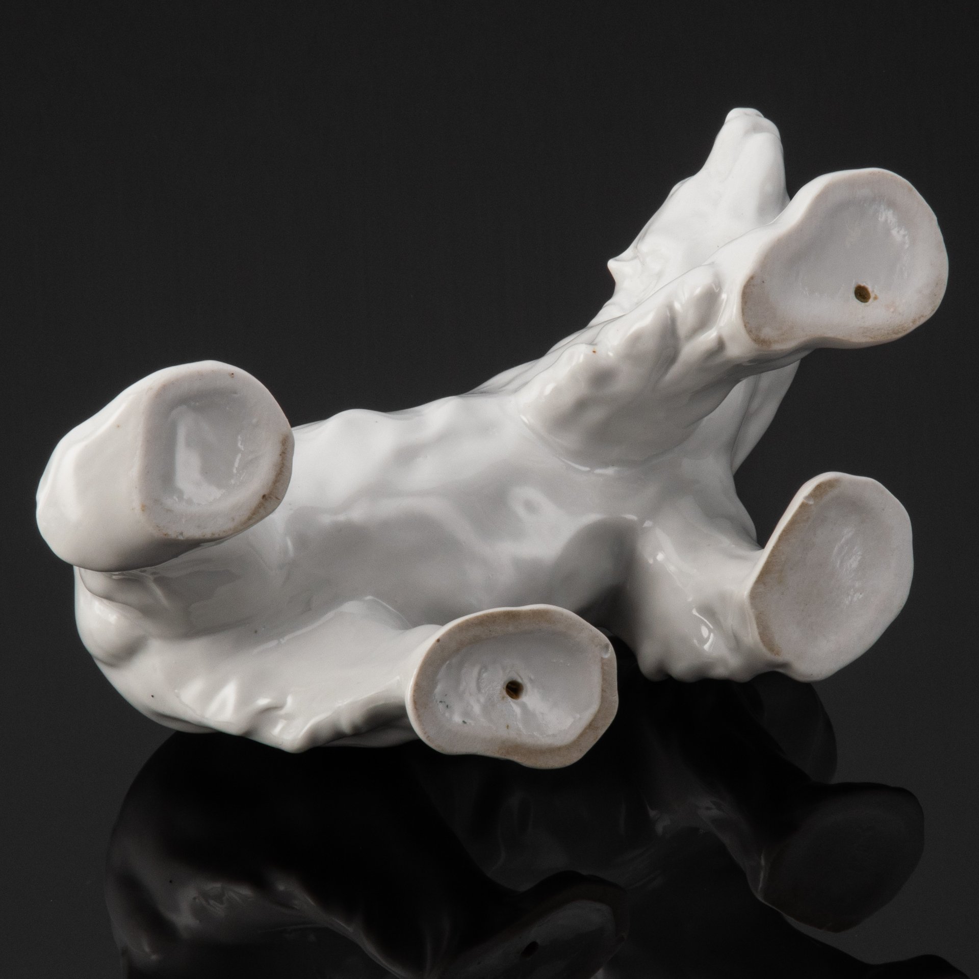 Статуэтка "Белый медведь" по модели А.К. Тимуса, фарфор, Ленинградский фарфоровый завод (ЛФЗ), СССР, 1950-1960 гг.