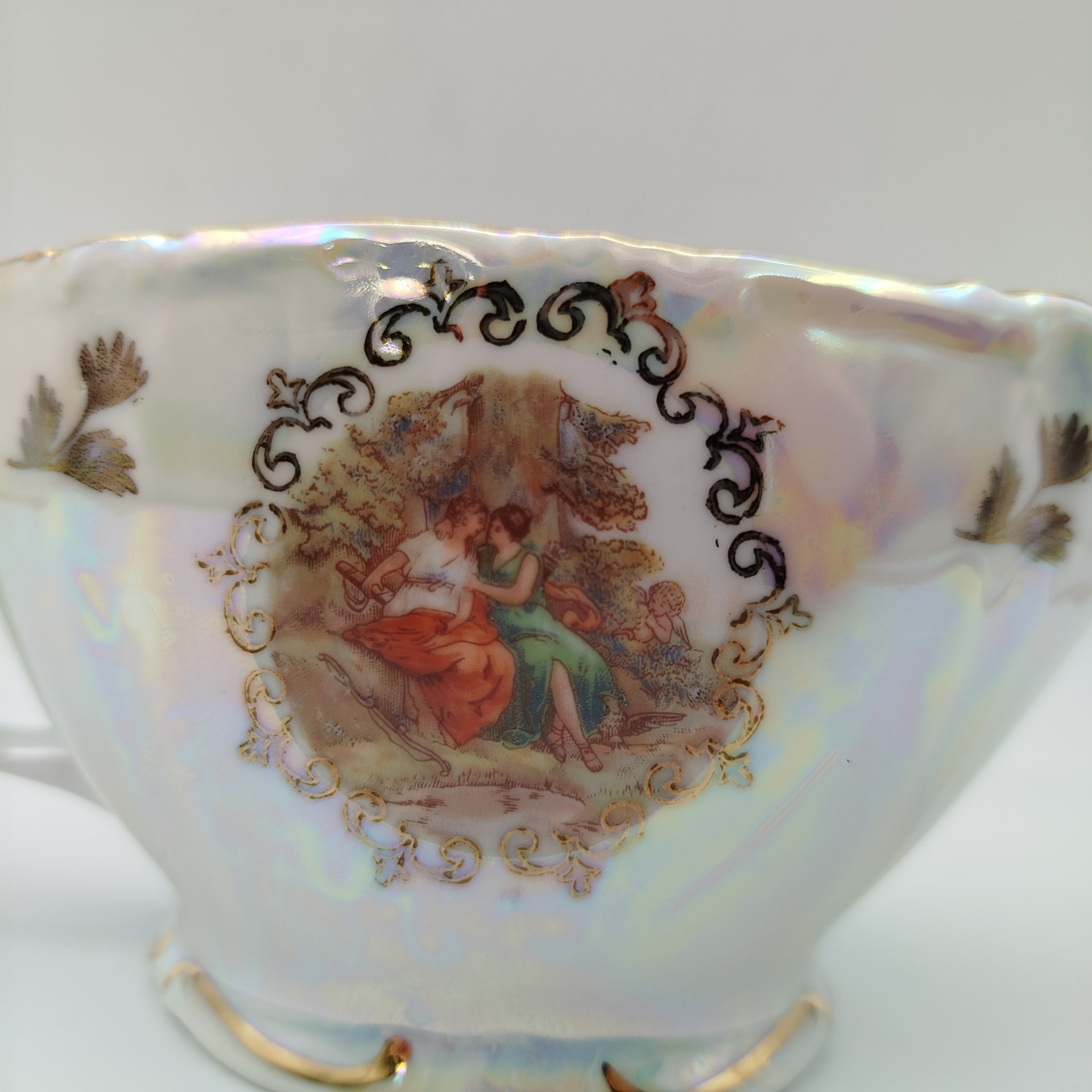 Соусник "Мадонна", фарфор, деколь, люстр, золочение, Kahla, ГДР, 1960-1980 гг.