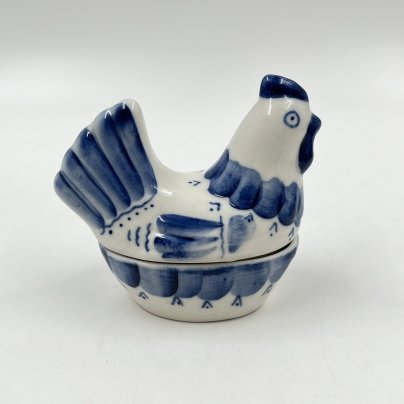 Солонка "Курочка", Гжель, фарфор, роспись, Россия, 1990-2000 гг.