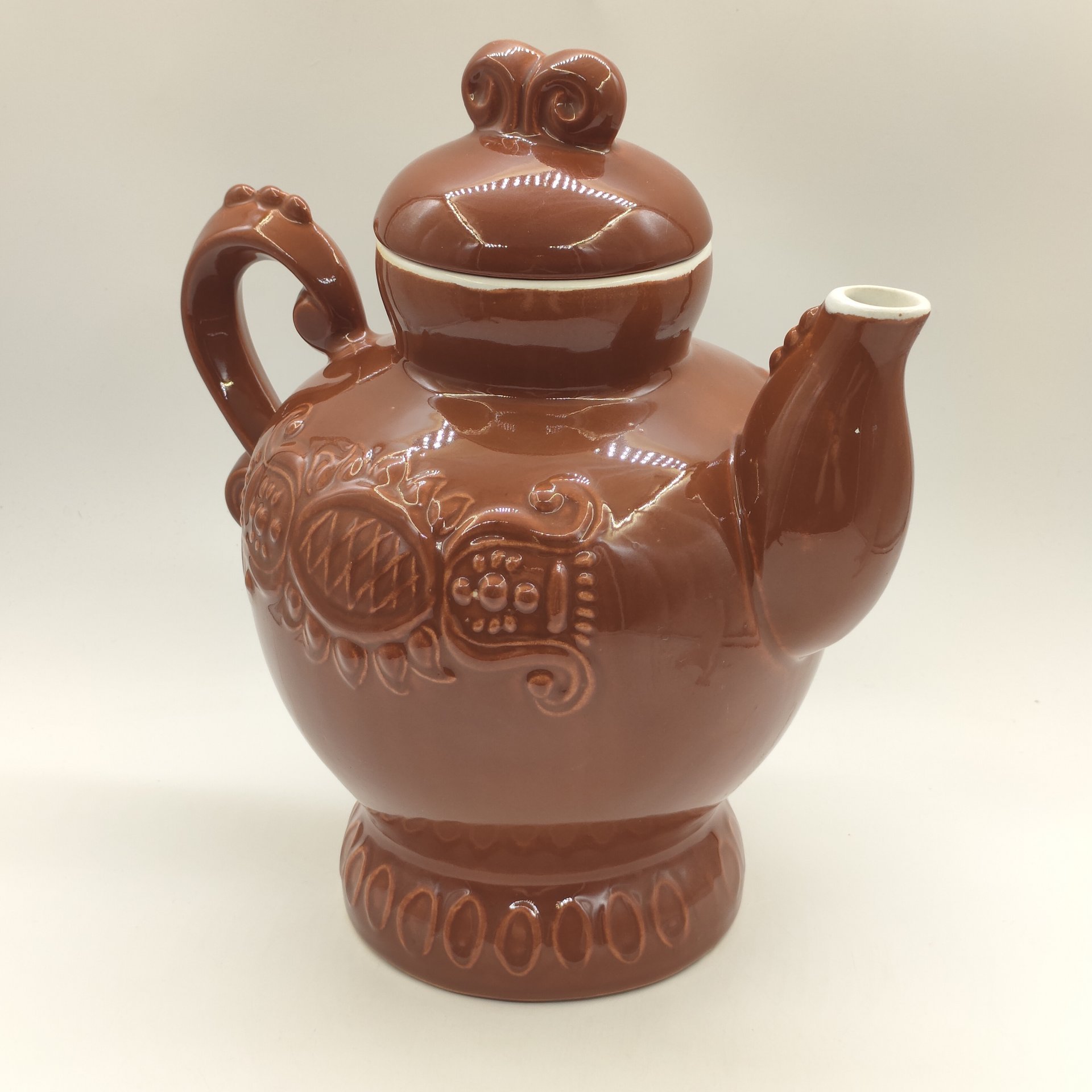 Доливной чайник с монохромным абстрактным декором, керамика, глазурь, СССР, 1970-1990 гг.