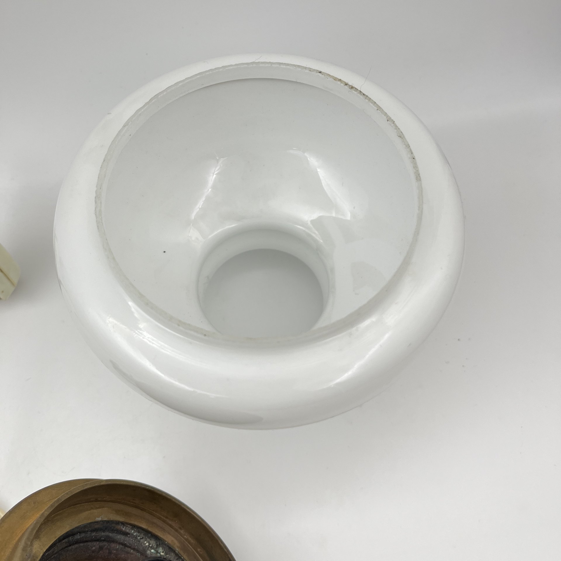 Лампа настенная, выполненная в классическом стиле