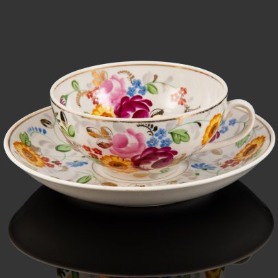 Пара чайная с двусторонним расписным цветочным декором в русском стиле, фарфор, роспись, золочение, Фарфоровый завод «Пролетарий» (Бронница, Мста), СССР, 1953-1958 гг.