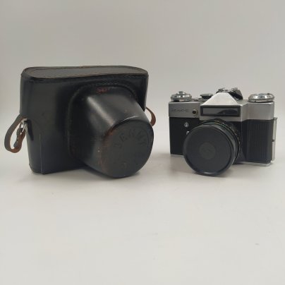Фотоаппарат "Зенит-Е" с объективом "Гелиос-44-2" в оригинальном кофре, металл, стекло, пластик, кожа, Завод «Зенит», г. Вилейка, СССР, 1975 г.