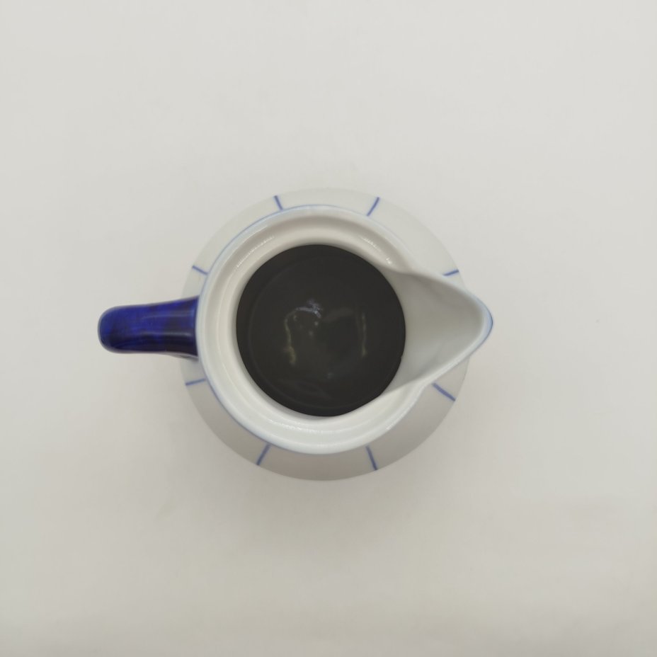 Графин с линейным декором, фарфор, роспись, Турыгинский фарфоровый завод артели «Художественная керамика» (Гжель), СССР, 1950-1960 гг.