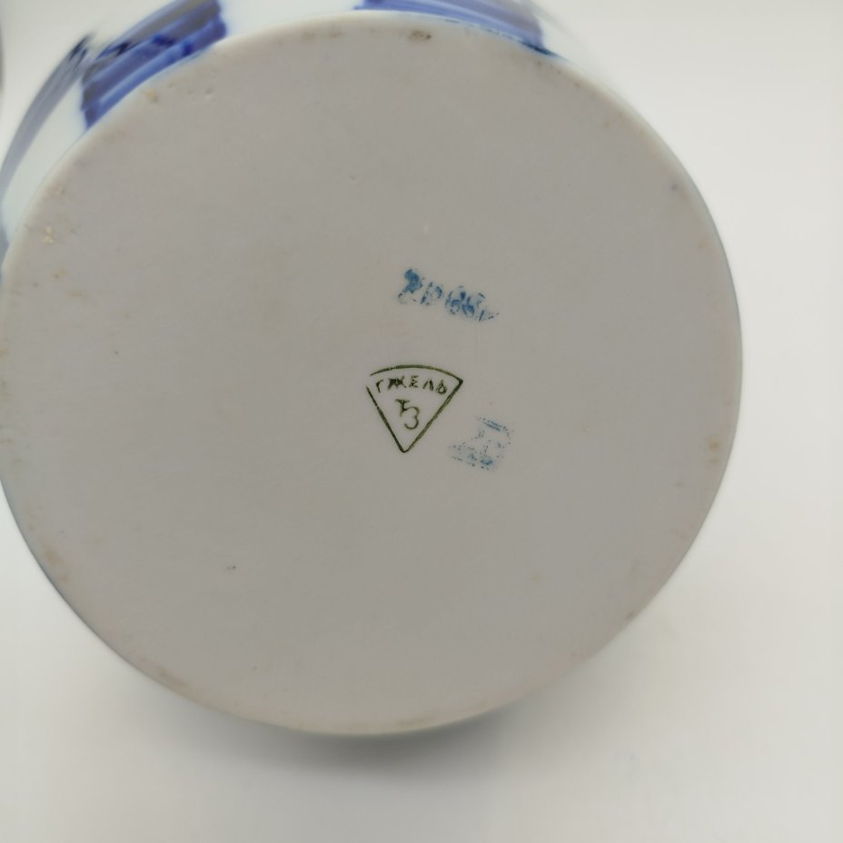 Графин с линейным декором, фарфор, роспись, Турыгинский фарфоровый завод артели «Художественная керамика» (Гжель), СССР, 1950-1960 гг.