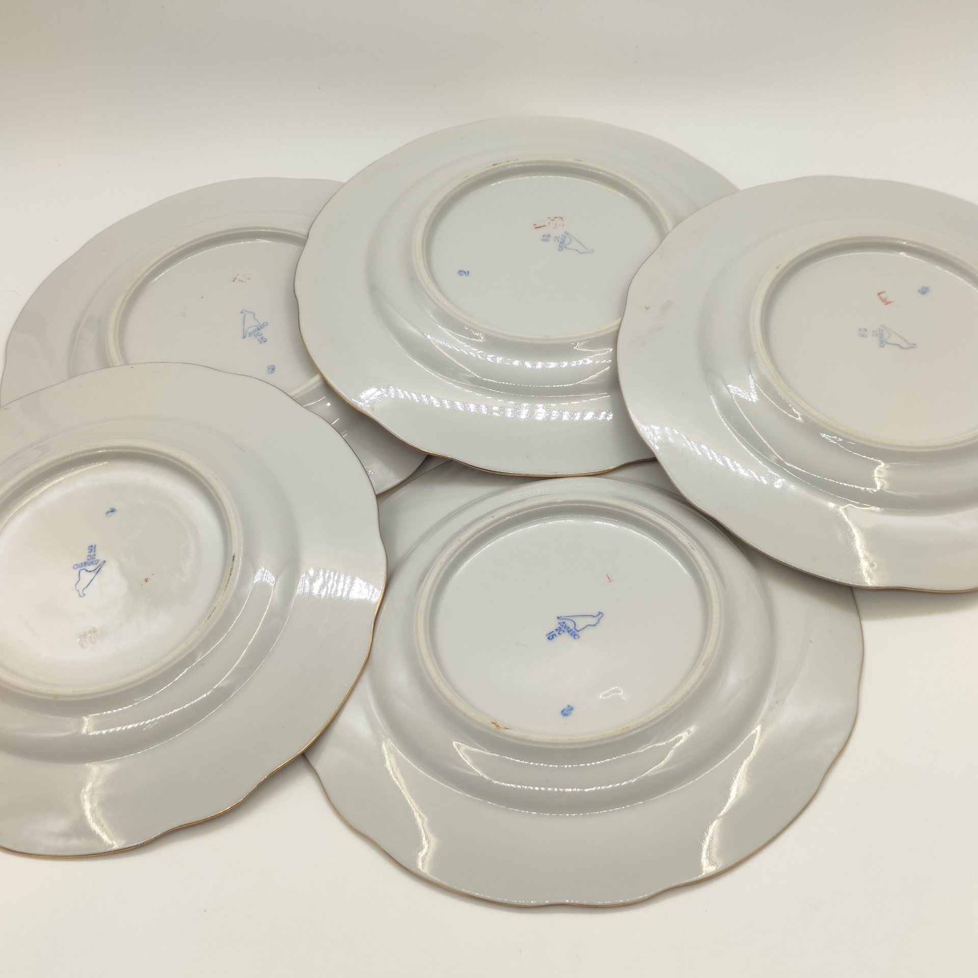 Набор из 5-ти десертных тарелок с цветочным декором, фарфор, деколь, золочение, Дулевский фарфоровый завод (Дулёво), СССР, 1968-1991 гг.