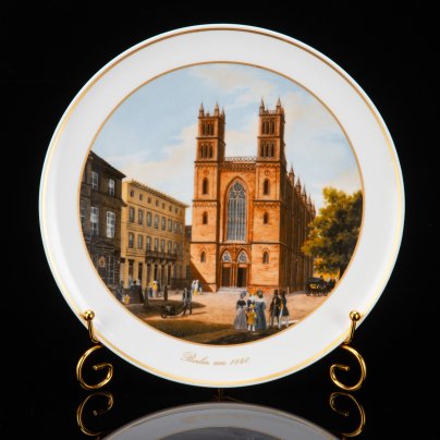 Тарелка декоративная "Церковь Фридрихсвердера, 1838 г.", автор Карл Даниэль Фрейданк, фарфор, деколь, золочение, KPM (Königliche Porzellan-Manufaktur), Германия, 1980-1990 гг.