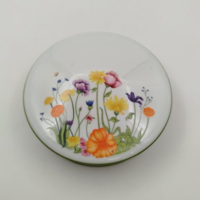 Шкатулка с цветочным декором Denby Limoges Porcelain, фарфор, деколь, Франция, 1973 г.