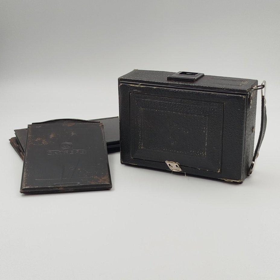 Фотоаппарат пластиночный "Фотокор-1", металл, стекло, ткань, Государственный оптико-механический завод имени ОГПУ (ГОМЗ), СССР, 1930-1940 гг.