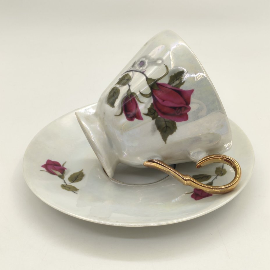 Чайная пара с декором в виде роз, фарфор, люстр, крытье, деколь, золочение, Tielsch Walbrzych, Польша, 1952-1992 гг.
