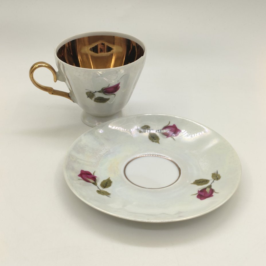 Чайная пара с декором в виде роз, фарфор, люстр, крытье, деколь, золочение, Tielsch Walbrzych, Польша, 1952-1992 гг.