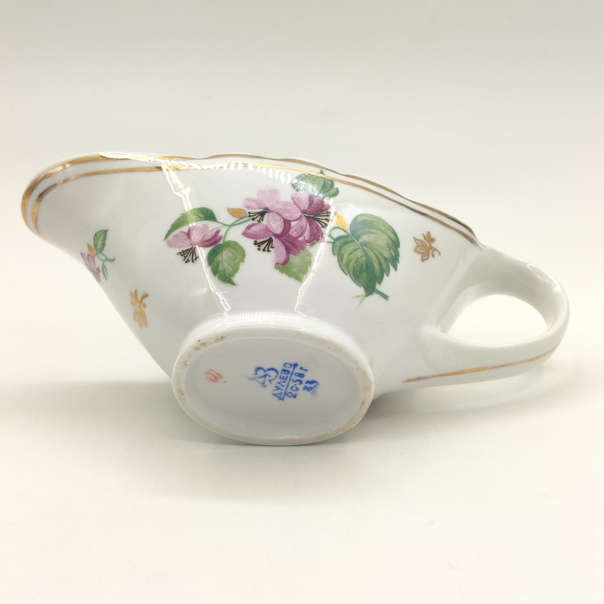 Соусник с цветочным декором, фарфор, деколь, золочение, Дулевский фарфоровый завод (Дулёво), СССР, 1958 г.