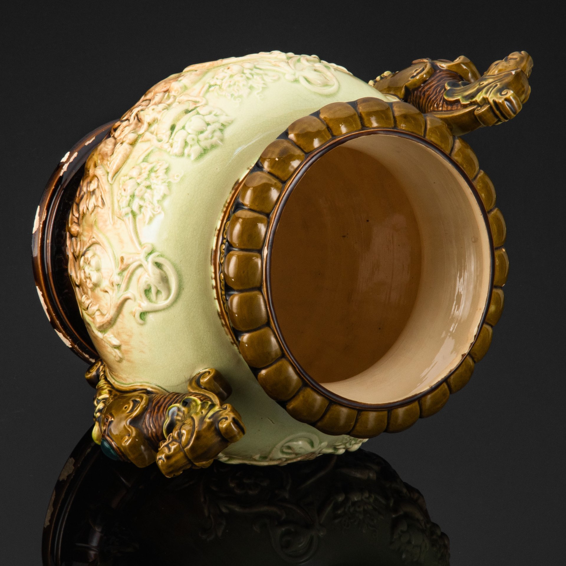 Ваза в форме, фаянс, крытье, роспись, Западная Европа, 1890-1920 гг.