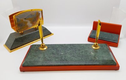Прибор письменный с пейзажным декором (подставка для ручек с визитницей и подставка для телефона), дерево, камень, металл