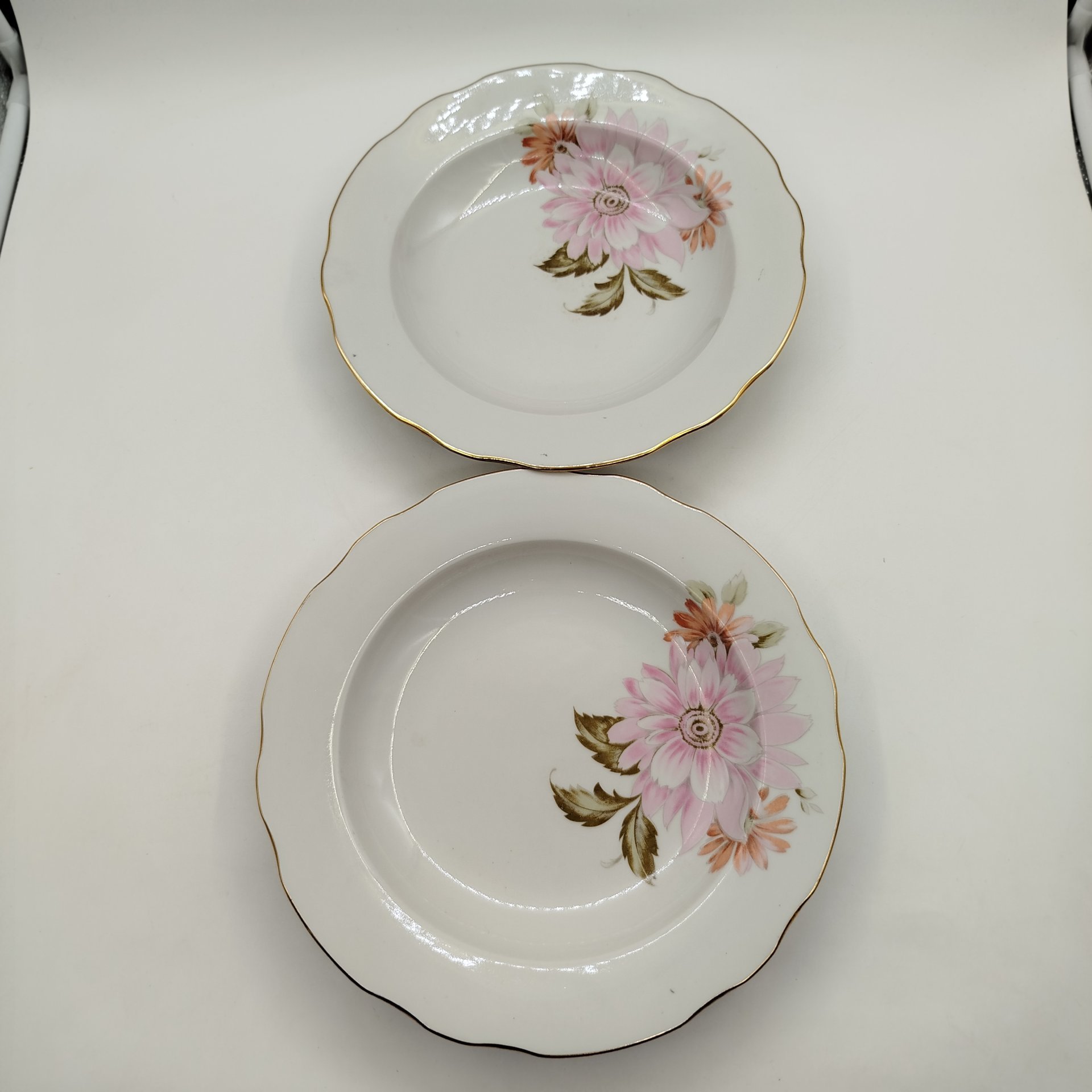 Набор из шести суповых тарелок с цветочным декором, фарфор, деколь, золочение, Дулевский фарфоровый завод (Дулёво), СССР, 1990 г.