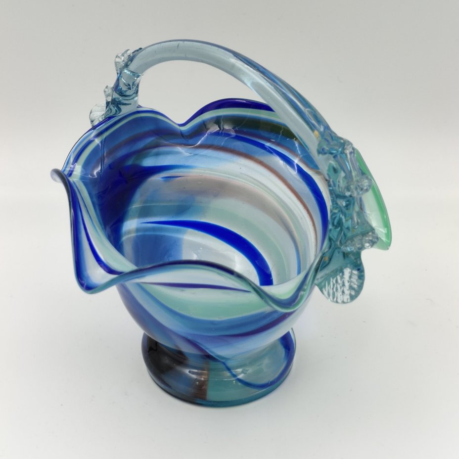 Ваза разноцветная в форме корзиночки с волнообразным бортом