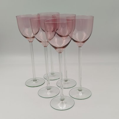Набор бокалов розового цвета на тонкой ножке на 6 персон, стекло, люстр, Калининский стекольный завод «Тверис», СССР, 1970-1990 гг.