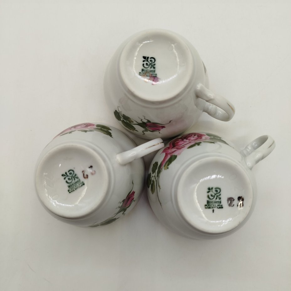 Набор из 3 чайных чашек с растительным декором, фарфор, деколь, золочение, Wloclawek (Влоцлавская фаянсовая фабрика), Польша, 1956-1990 гг.