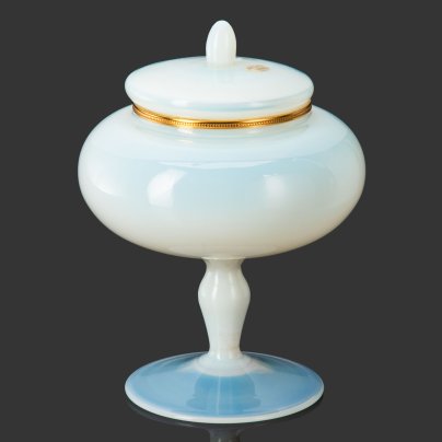 Ваза для десертов (бонбоньерка, конфетница) Empoli Glass Opaline, Тоскана, стекло, опаловое, металл (оплетка), золочение, Италия, 1950-1960 гг.