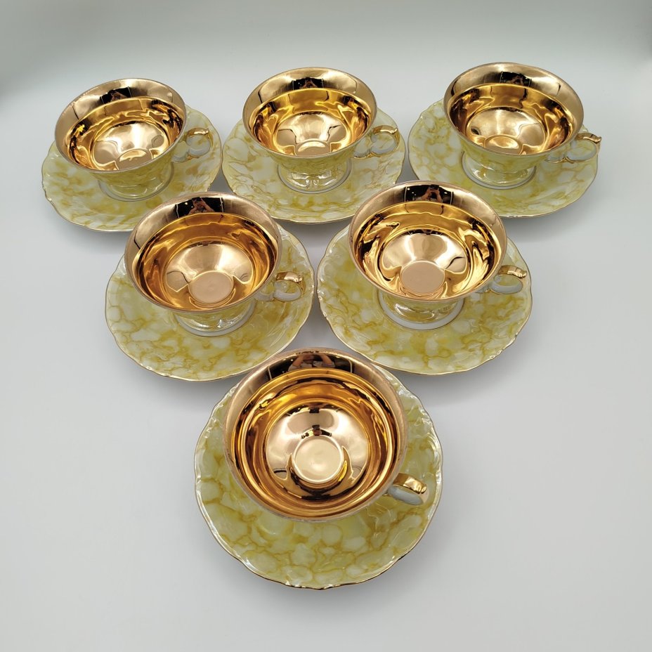 Сервиз чайный c декором в виде разводов в золотисто-желтой гамме на 6 персон (15 предметов), фарфор, люстр, золочение, Krzysztof Wawel, Польша, 1960-1990 гг.