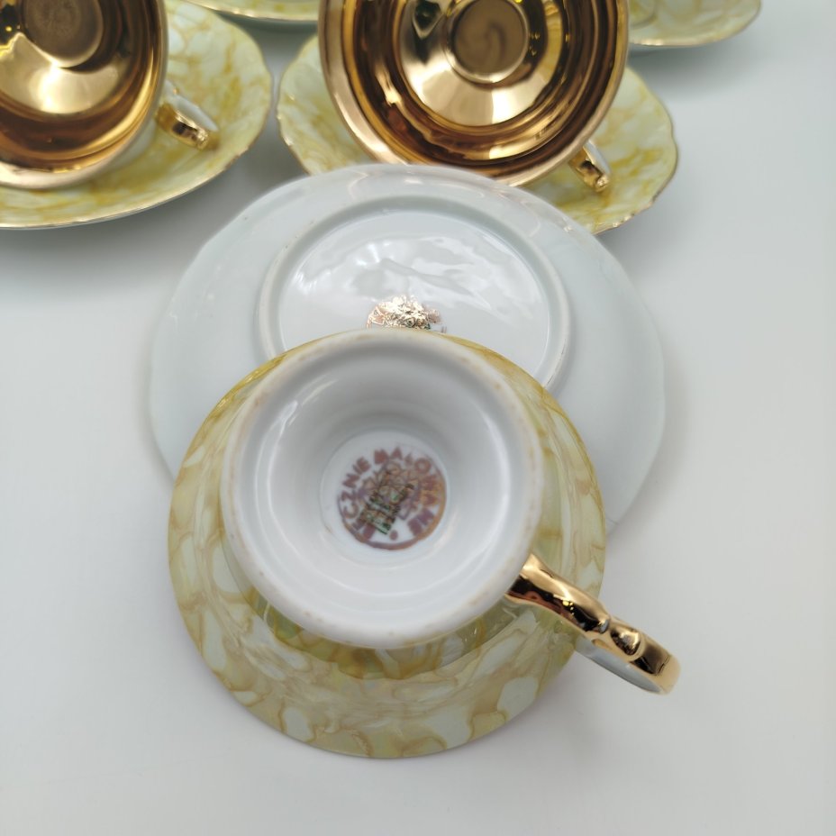 Сервиз чайный c декором в виде разводов в золотисто-желтой гамме на 6 персон (15 предметов), фарфор, люстр, золочение, Krzysztof Wawel, Польша, 1960-1990 гг.