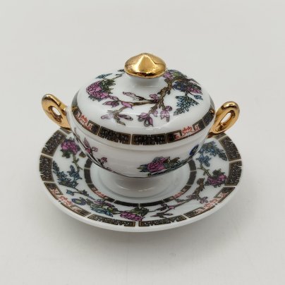 Солонка в виде супницы (миниатюрная) с изображением цветов, "Porcelain Art" (PA), фарфор, деколь,золочение, Европа, 1970-2000 гг.