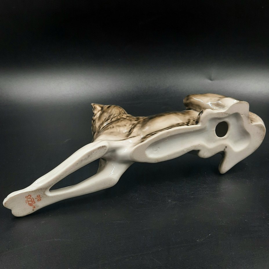 Статуэтка "Овчарка", скульптор В.С. Драчинская, фарфор, роспись, Ленинградский фарфоровый завод (ЛФЗ), СССР, 1970-1992 гг.