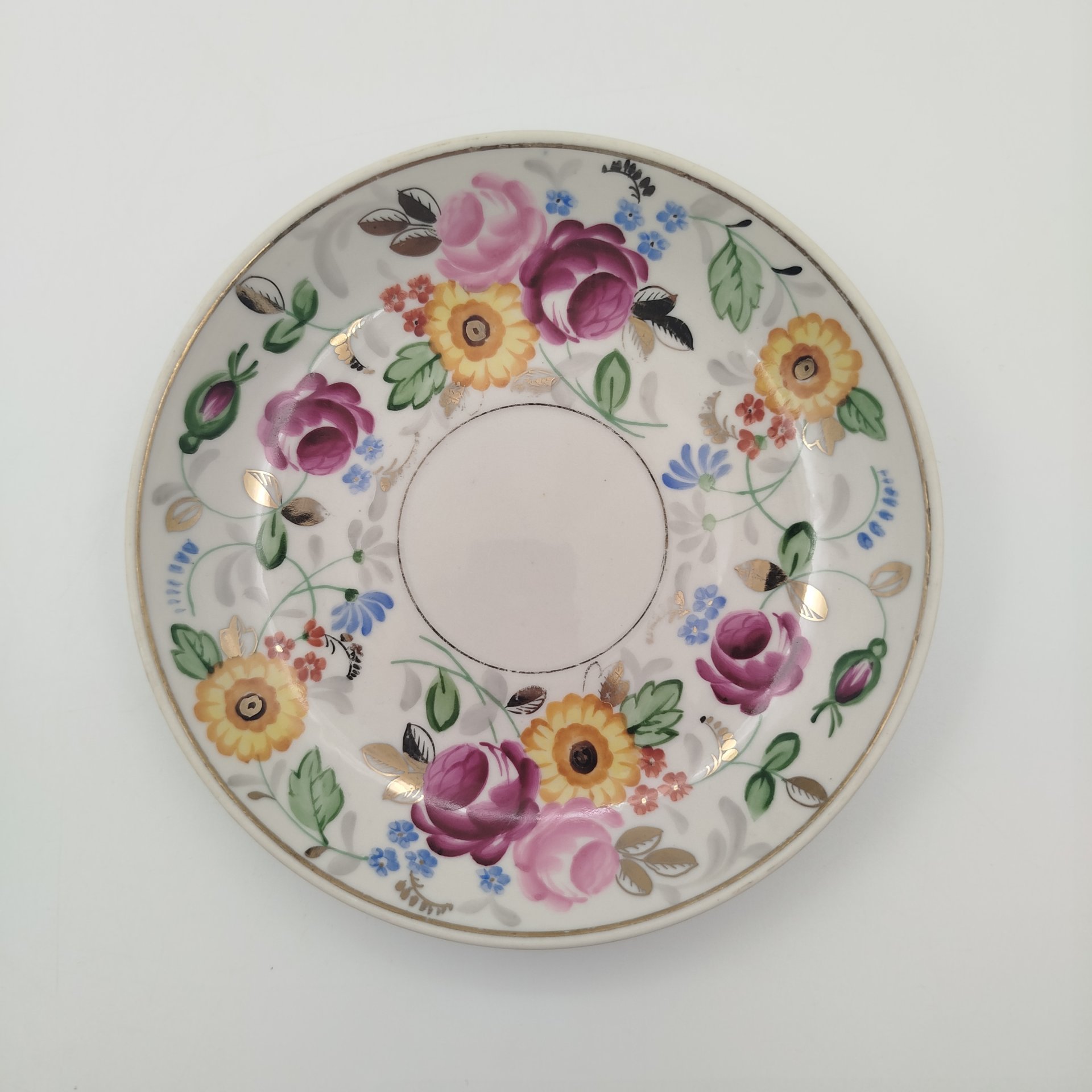 Пара чайная с двусторонним расписным цветочным декором в русском стиле, фарфор, роспись, золочение, Фарфоровый завод «Пролетарий» (Бронница, Мста), СССР, 1953-1958 гг.