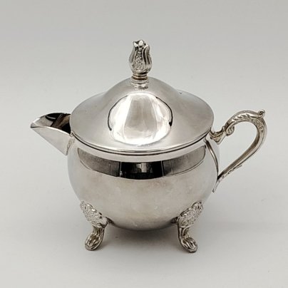 Молочник округлой формы на фигурных ножках, металл, серебрение, Европа, 1960-1990 гг.