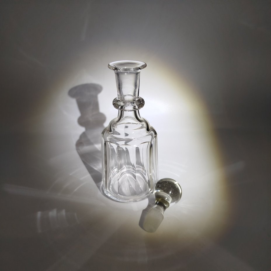 Графин с декором "грань во весь" и с двумя обручами на горловине (маленький), хрусталь, гранение, Акционерное общество Мальцовских заводов, Российская империя, 1880-1917 гг.