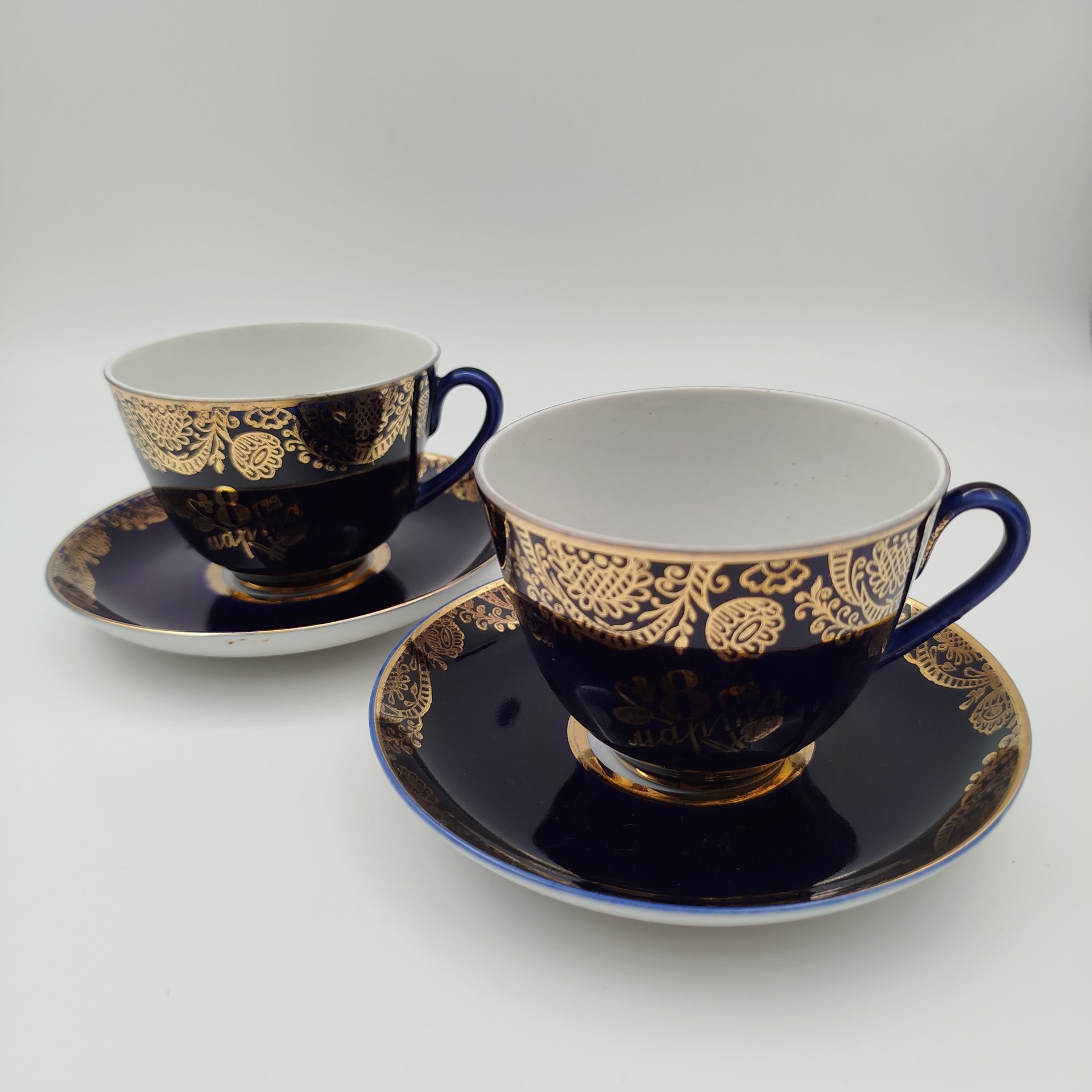 Пара чайная "8 марта", фарфор, крытье кобальтом, золочение, Ленинградский фарфоровый завод (ЛФЗ), СССР, 1960-1992 гг.