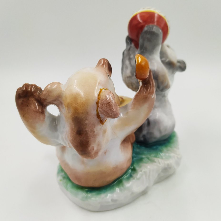 Чернильница «Медвежата», скульптор Е.И. Чарушин, фарфор, роспись, Ленинградский фарфоровый завод (ЛФЗ), СССР, 1961 г.