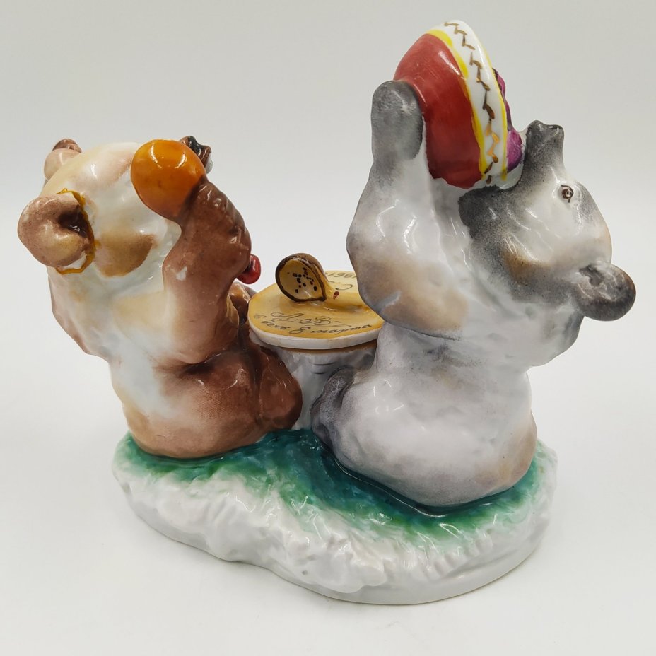 Чернильница «Медвежата», скульптор Е.И. Чарушин, фарфор, роспись, Ленинградский фарфоровый завод (ЛФЗ), СССР, 1961 г.