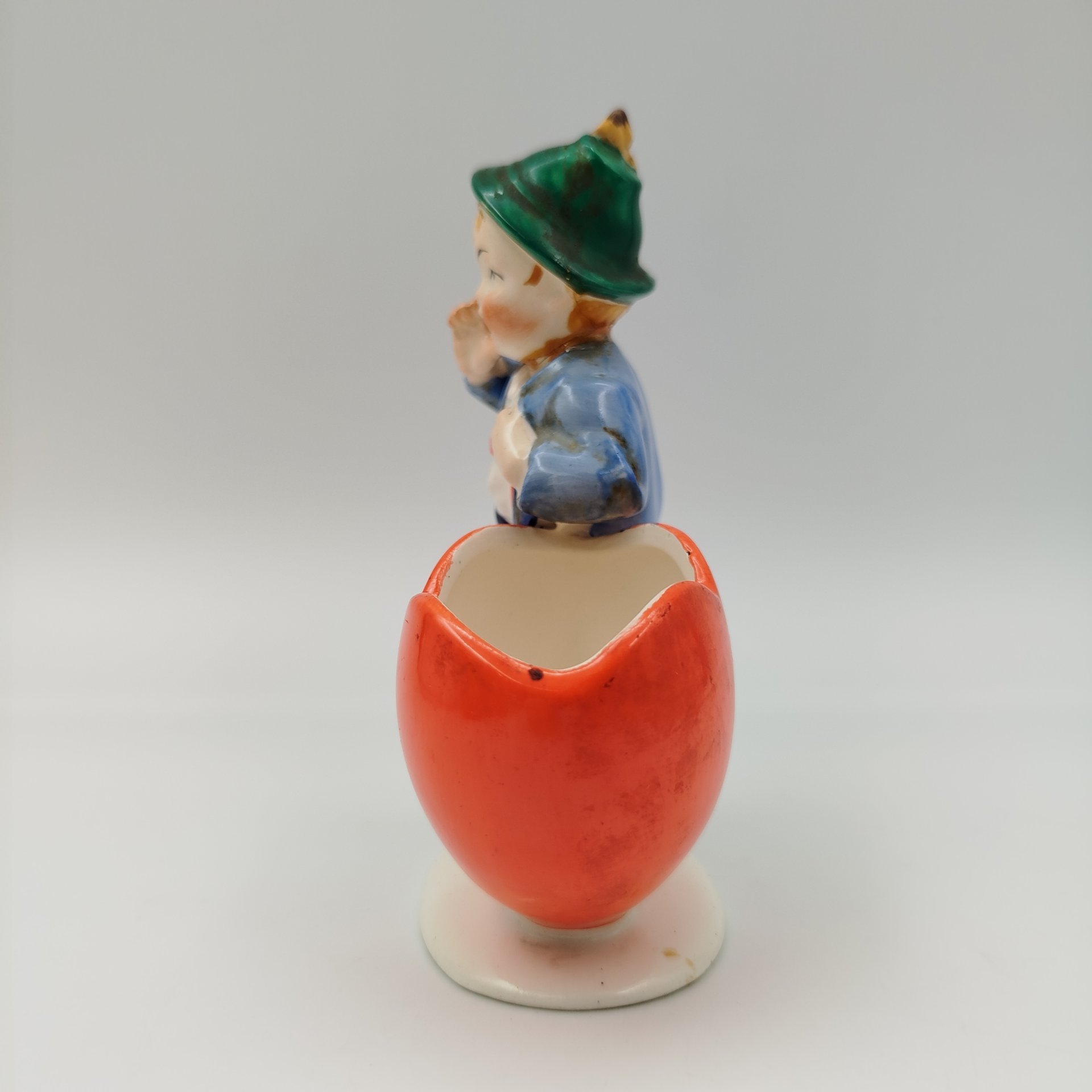 Статуэтка "Мальчик с сердечком", фаянс, роспись, Hertwig & Co., Германия, 1940-1950 гг.