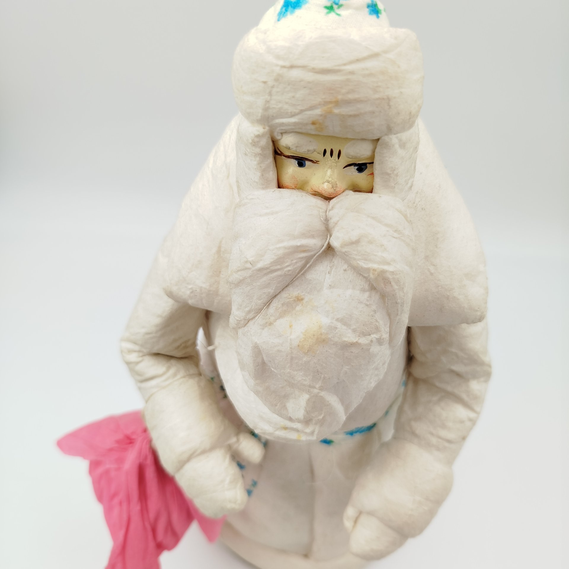 Игрушка под ёлку "Дед Мороз с подарками", папье-маше, бумага, вата, роспись, Калининское производственное объединение художественных изделий и игрушек, 1984 г.